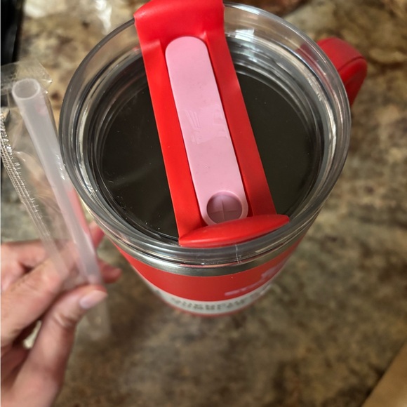 STANLEY special edition Valentine’s Day! brand new 40oz - Picture 7 of 7